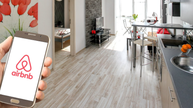 מוצר ממותג של Airbnb Inc