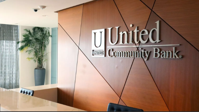 דוגמת מוצר של Community Financial Corp