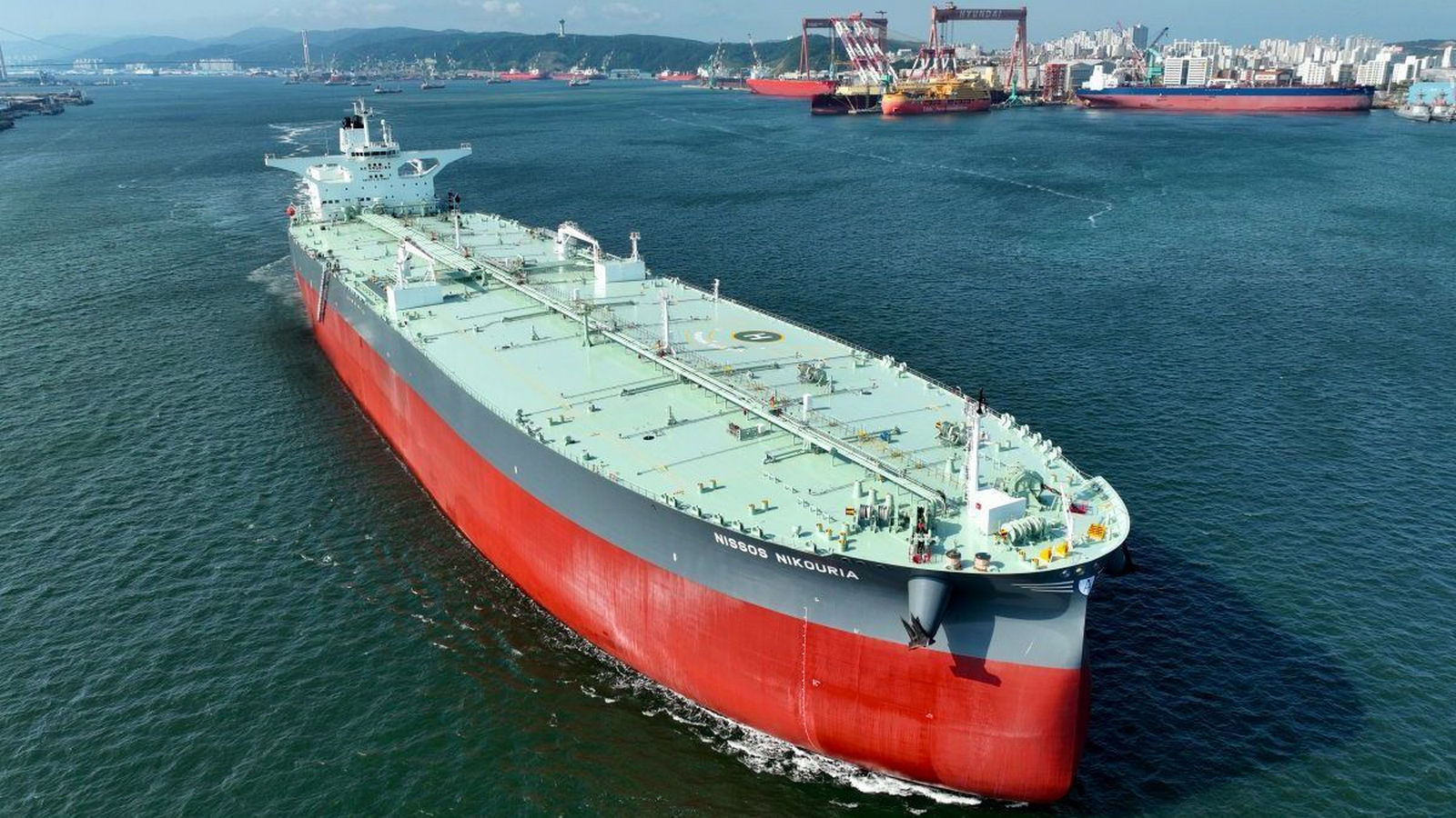 Produk sing diprodhuksi Okeanis Eco Tankers Corp.