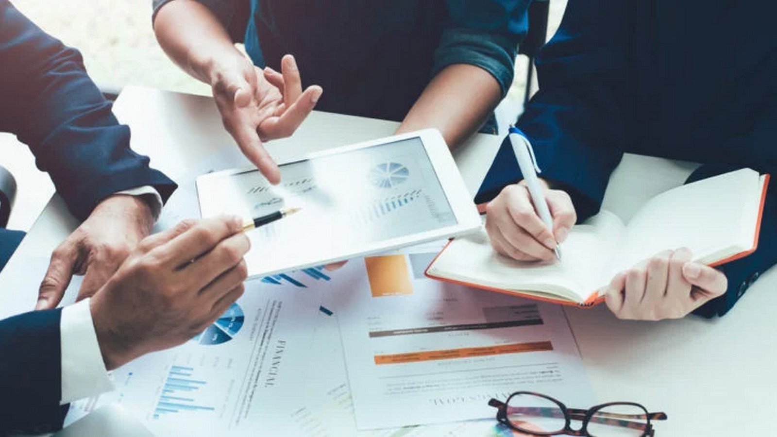 etoilesgroup.com - מוצרי החברה | 👁️GURU.Markets👁️ מוצר ממותג של etoilesgroup.com