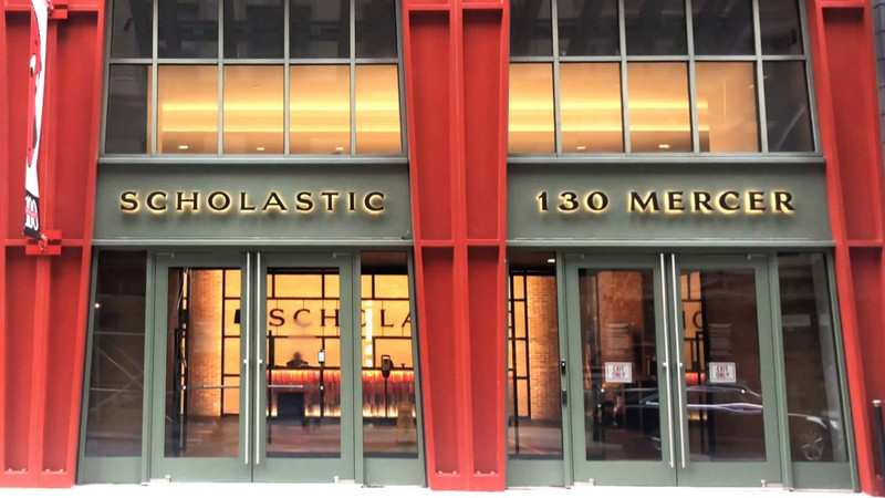 מה scholastic.com מוכרת | 👁️GURU.Markets👁️ מוצר סדרתי של scholastic.com