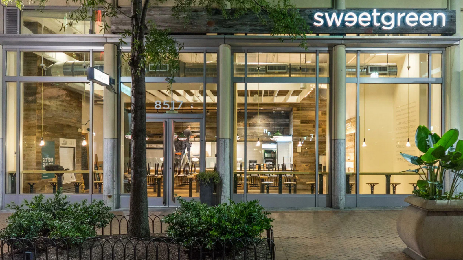 מוצר הדגל של Sweetgreen Restaurants | 👁️GURU.Markets👁️ דוגמת מוצר של Sweetgreen Restaurants